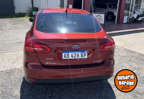 Autos - Ford Focus titanium 2017 Nafta 110000Km - En Venta