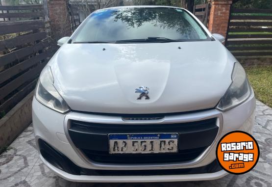 Autos - Peugeot 208 2017 GNC 120000Km - En Venta