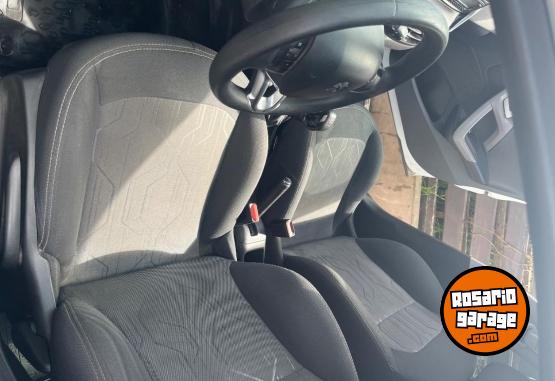 Autos - Peugeot 208 2017 GNC 120000Km - En Venta