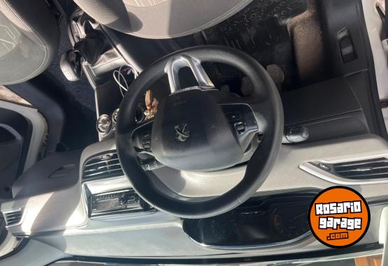 Autos - Peugeot 208 2017 GNC 120000Km - En Venta