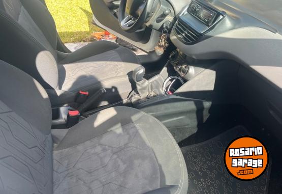 Autos - Peugeot 208 2017 GNC 120000Km - En Venta