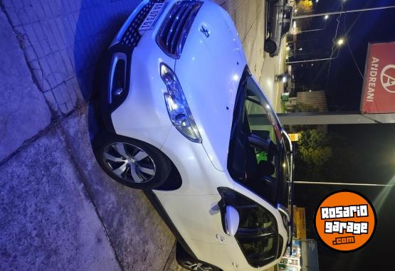 Autos - Peugeot Felline 2008 2016 Nafta 97400Km - En Venta