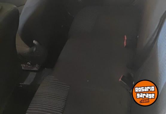Autos - Renault Logan 2019 GNC 180000Km - En Venta