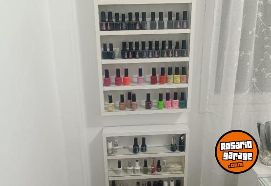 Otros - Mesa de manicura + sillas + esmalteros - En Venta