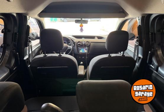 Utilitarios - Renault Kangoo 2024 Nafta 44000Km - En Venta
