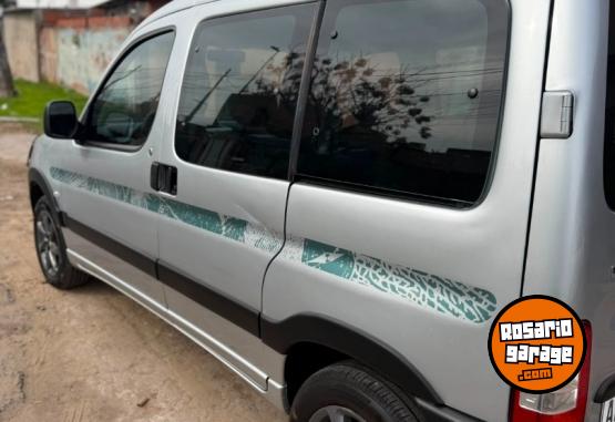 Utilitarios - Peugeot Partner 2021 Nafta 168000Km - En Venta