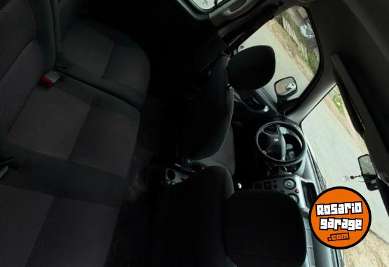 Utilitarios - Peugeot Partner 2021 Nafta 168000Km - En Venta
