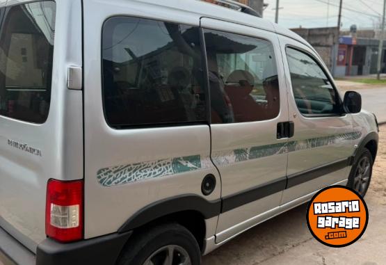 Utilitarios - Peugeot Partner 2021 Nafta 168000Km - En Venta