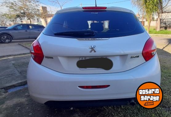 Autos - Peugeot 208 2015 Nafta 110000Km - En Venta