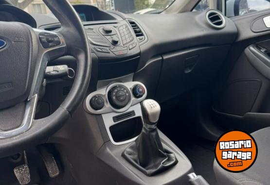 Autos - Ford Fiesta Kinetic SE 2016 Nafta 135000Km - En Venta