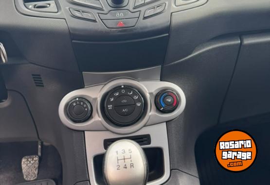 Autos - Ford Fiesta Kinetic SE 2016 Nafta 135000Km - En Venta