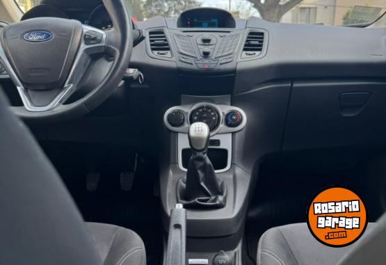 Autos - Ford Fiesta Kinetic SE 2016 Nafta 135000Km - En Venta