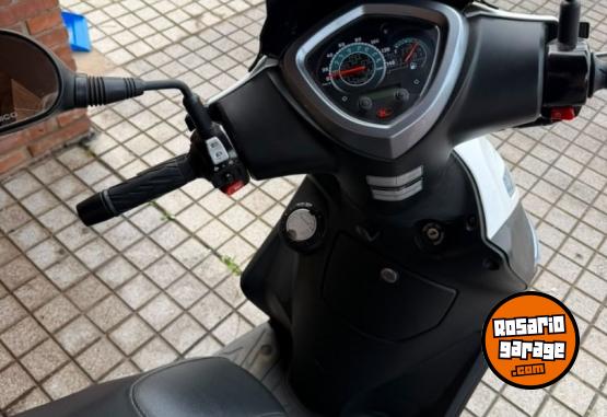 Motos - Kymco AGILITY 200i 2025 Nafta 6900Km - En Venta