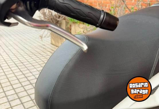 Motos - Kymco AGILITY 200i 2025 Nafta 6900Km - En Venta