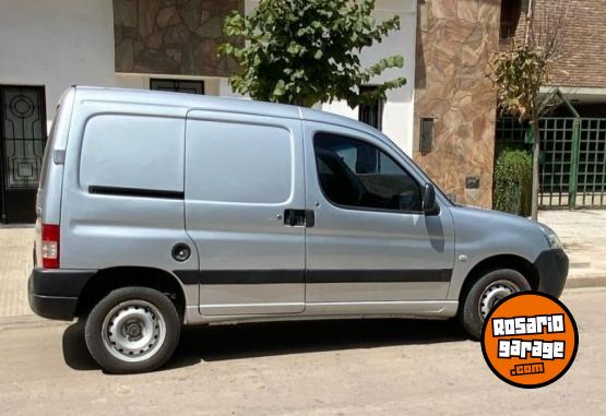 Utilitarios - Peugeot PARTNER 2020 GNC 95000Km - En Venta