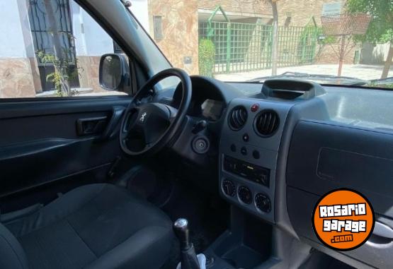 Utilitarios - Peugeot PARTNER 2020 GNC 95000Km - En Venta