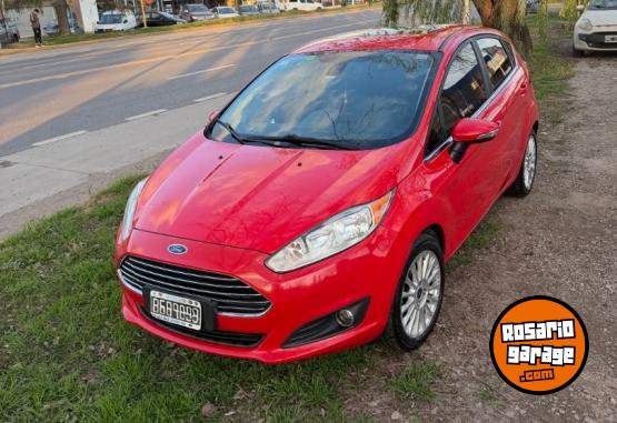 Autos - Ford Titunium PowerPoint shift 2015 Nafta 118000Km - En Venta