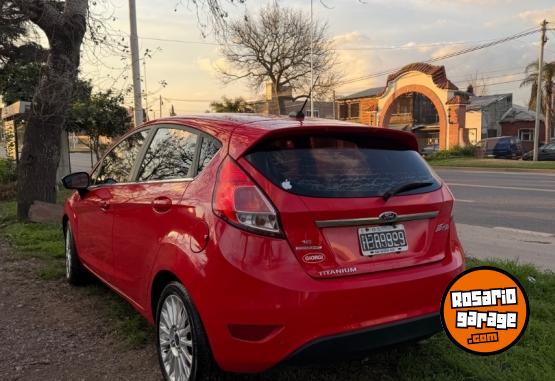 Autos - Ford Titunium PowerPoint shift 2015 Nafta 118000Km - En Venta