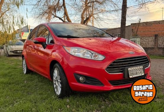 Autos - Ford Titunium PowerPoint shift 2015 Nafta 118000Km - En Venta