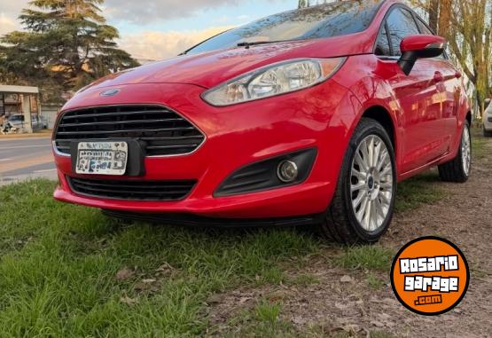 Autos - Ford Titunium PowerPoint shift 2015 Nafta 118000Km - En Venta