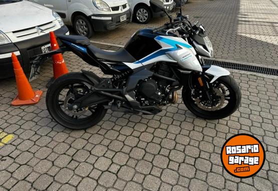 Motos - CF nk400 2022 Nafta 7500Km - En Venta