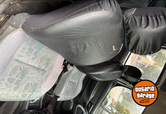Utilitarios - Peugeot Berlingo 2010 Diesel 250000Km - En Venta