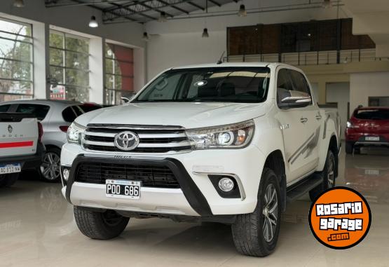 Camionetas - Toyota Hilux SRX AT 4X4 2016 Diesel 200000Km - En Venta