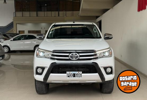 Camionetas - Toyota Hilux SRX AT 4X4 2016 Diesel 200000Km - En Venta