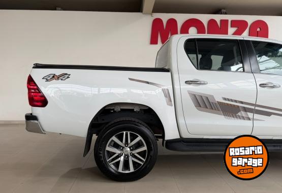 Camionetas - Toyota Hilux SRX AT 4X4 2016 Diesel 200000Km - En Venta