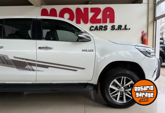 Camionetas - Toyota Hilux SRX AT 4X4 2016 Diesel 200000Km - En Venta