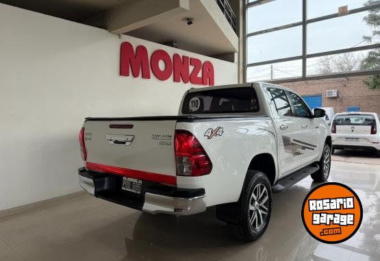 Camionetas - Toyota Hilux SRX AT 4X4 2016 Diesel 200000Km - En Venta