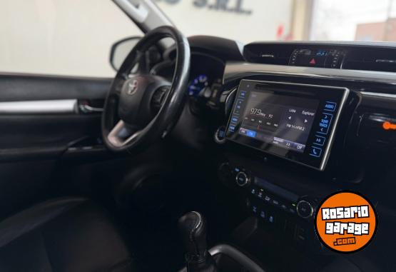 Camionetas - Toyota Hilux SRX AT 4X4 2016 Diesel 200000Km - En Venta