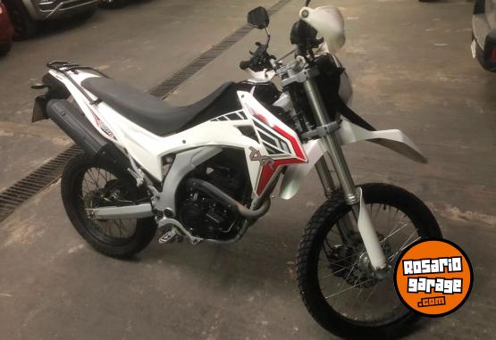 Motos - Corven TXR 250 2022 Nafta 12000Km - En Venta