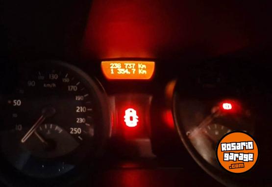 Autos - Renault MEGANE II - 1.6 - 16v 2006 Nafta 236000Km - En Venta