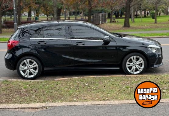 Autos - Mercedes Benz A200 2017 Nafta 76000Km - En Venta