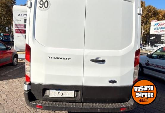 Utilitarios - Ford Transit 2021 Diesel 260000Km - En Venta
