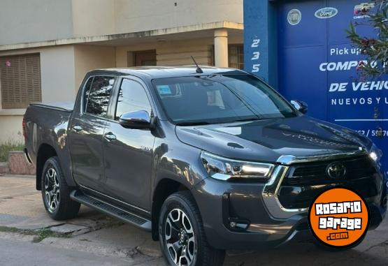 Camionetas - Toyota HILUX SRX 4X2 CVT 2022 Diesel 59000Km - En Venta