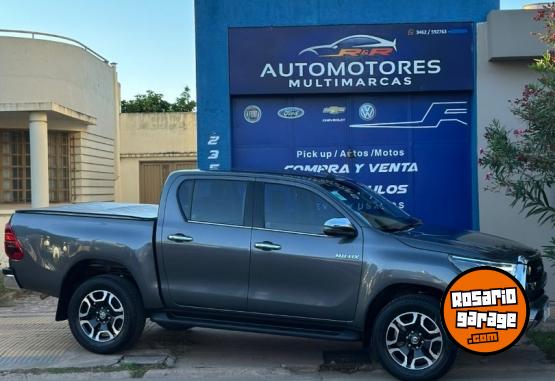Camionetas - Toyota HILUX SRX 4X2 CVT 2022 Diesel 59000Km - En Venta