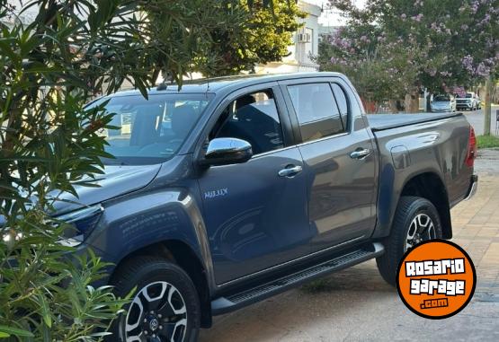 Camionetas - Toyota HILUX SRX 4X2 CVT 2022 Diesel 59000Km - En Venta