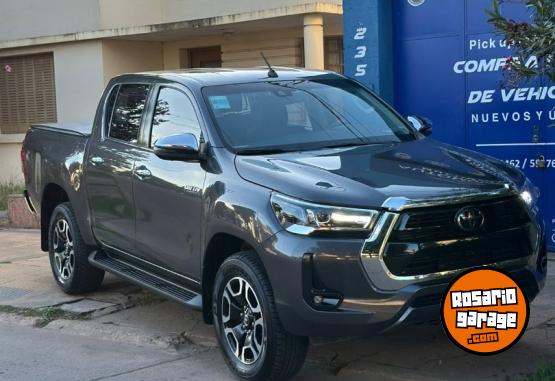 Camionetas - Toyota HILUX SRX 4X2 CVT 2022 Diesel 59000Km - En Venta