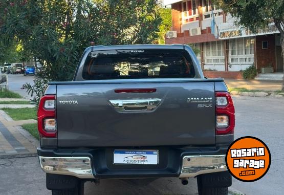 Camionetas - Toyota HILUX SRX 4X2 CVT 2022 Diesel 59000Km - En Venta