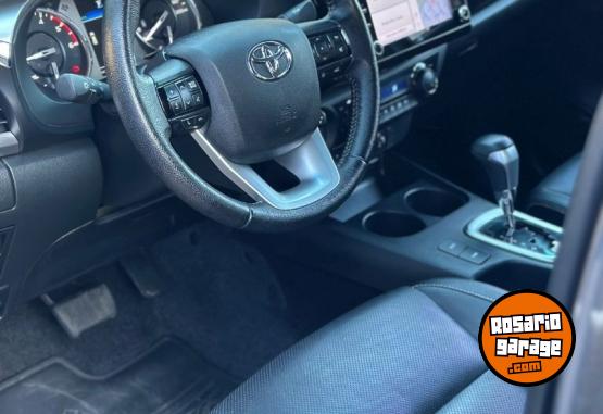 Camionetas - Toyota HILUX SRX 4X2 CVT 2022 Diesel 59000Km - En Venta
