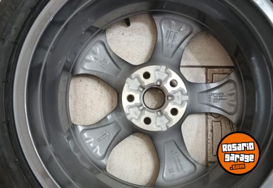 Accesorios para Autos - Rueda Cruze Premier Turbo 2021 De 17  Color Diamante Grafito - En Venta