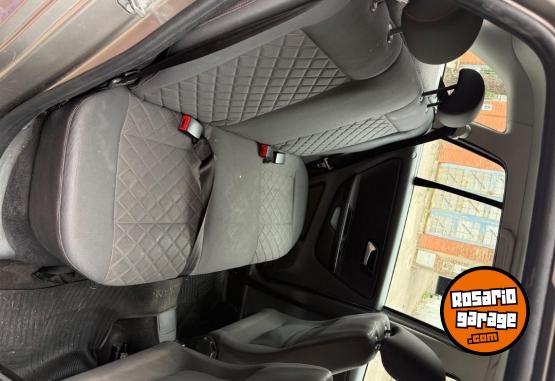 Autos - Volkswagen Suran 2017 Nafta 143000Km - En Venta