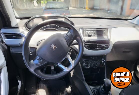 Autos - Peugeot 208 2016 Nafta 90000Km - En Venta