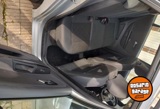 Autos - Volkswagen Suran Highline 2013 Nafta 84500Km - En Venta