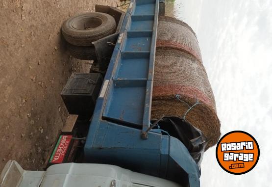 Camiones y Gr�as - Camion volcador Chebrolet C/60 - En Venta