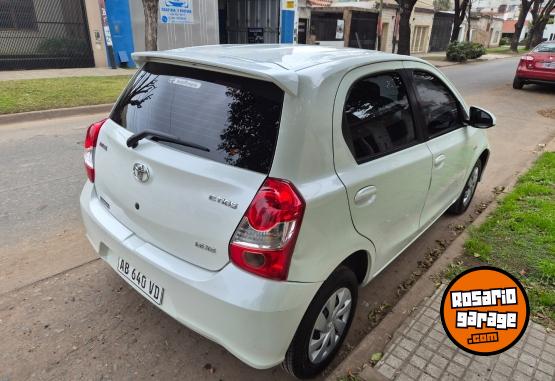 Autos - Toyota Etios 2017 Nafta 139000Km - En Venta