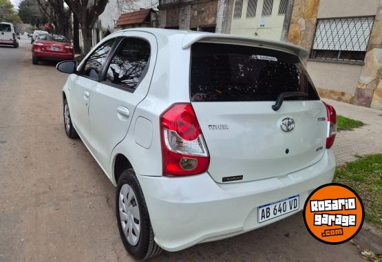 Autos - Toyota Etios 2017 Nafta 139000Km - En Venta
