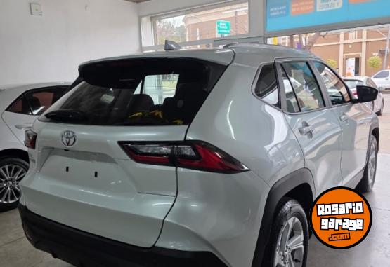 Autos - Toyota Yaris Cross XLI CVT 2026 Nafta 0Km - En Venta